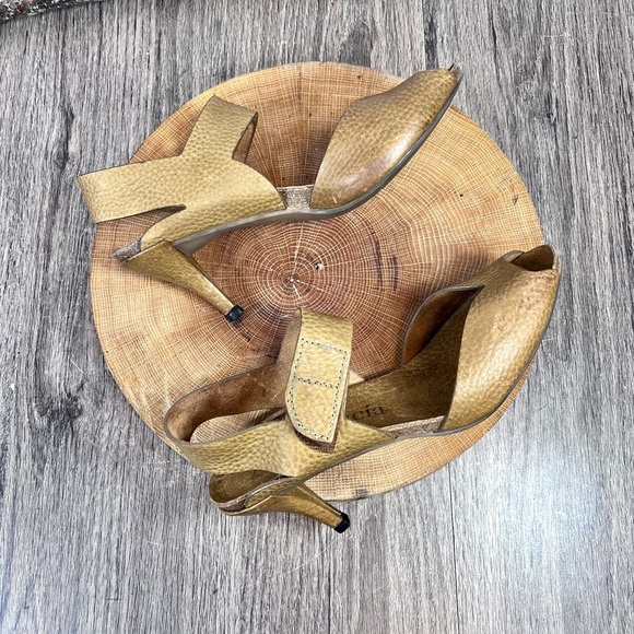 *Pedro Garcia | Pebble Leather Peep Toe Heels with Ankle Straps Size 8.5 - Picture 9 of 16